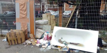 Discarica abusiva in via Pirano a Torino